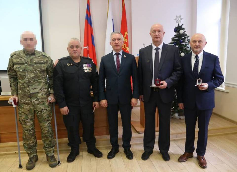 В Волгограде 4 участников СВО наградили почетными знаками «За верность Отечеству»